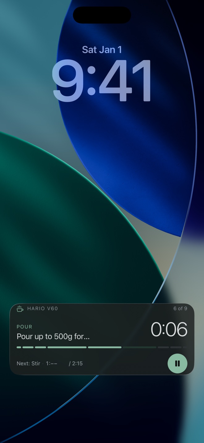 The lock screen showing the brew's current step, a countdown and a pause button.
